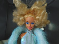blonde barbie move a